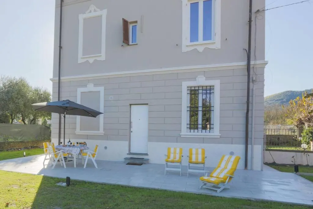 Villa *Villa Giusti Liberty Home* Spa Bbq Wifi Parking Lucca
